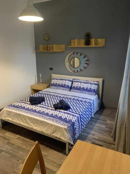 Spacious And Bright Close To Fiera And San Siro Appartamento
