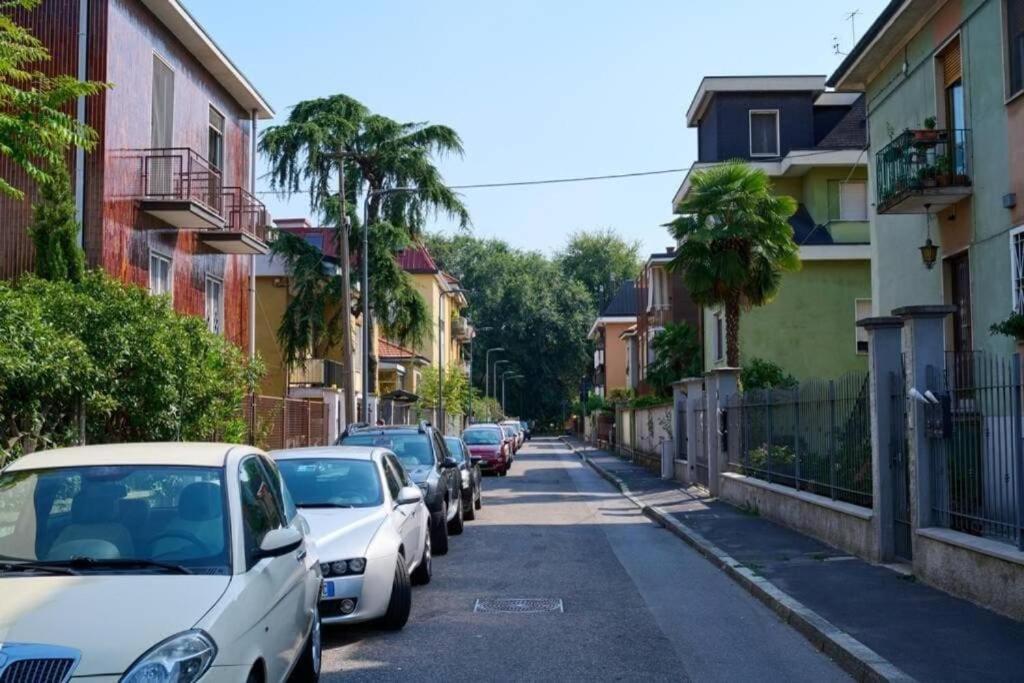 Spacious And Bright Close To Fiera And San Siro Appartamento *